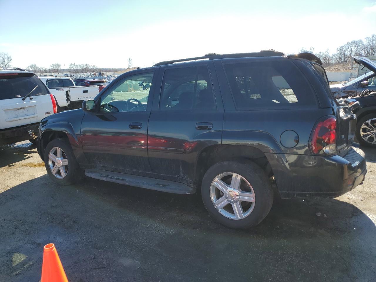 2008 Chevrolet TrailBlazer - Image 2
