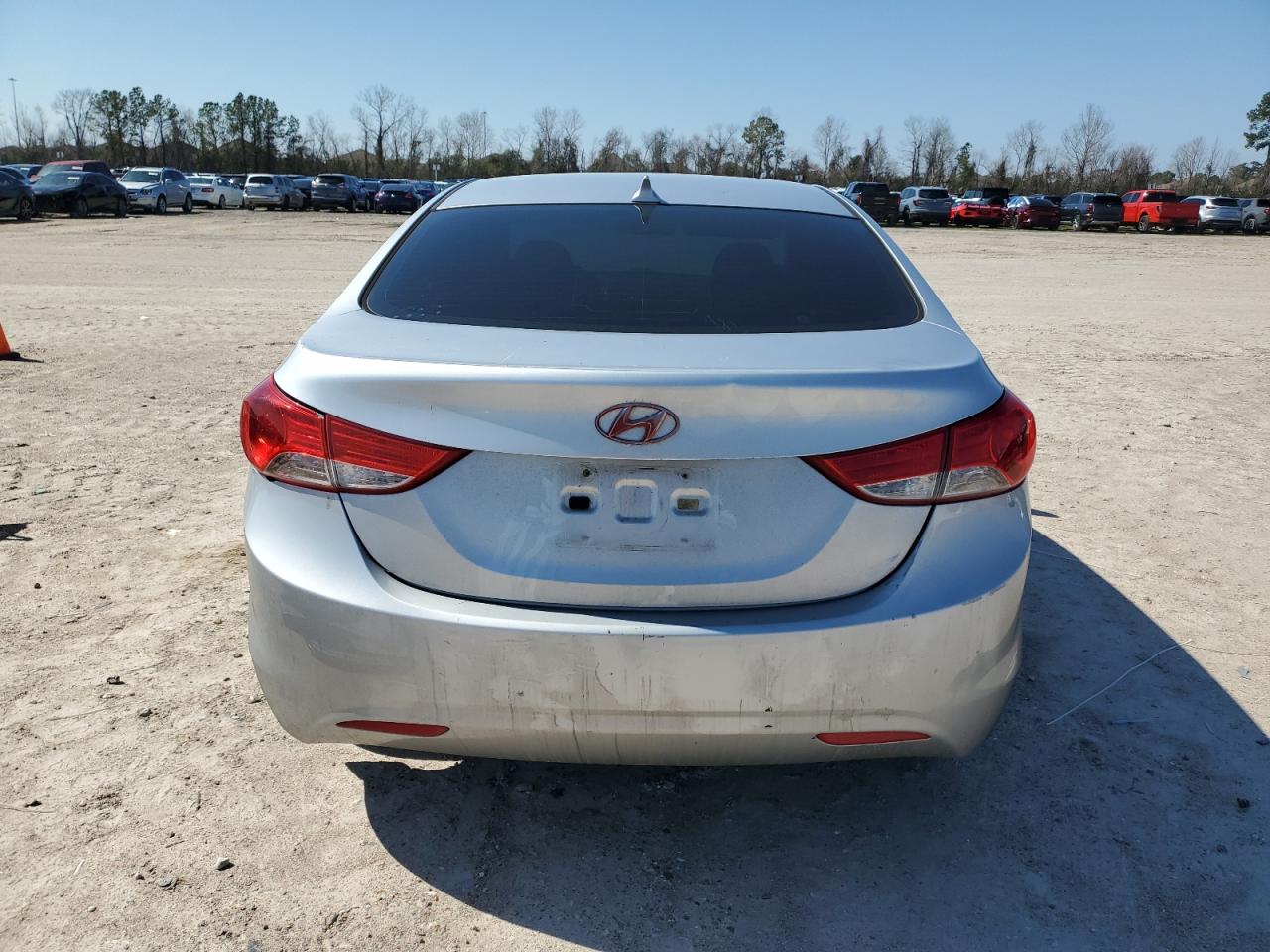 2013 Hyundai Elantra - Image 6