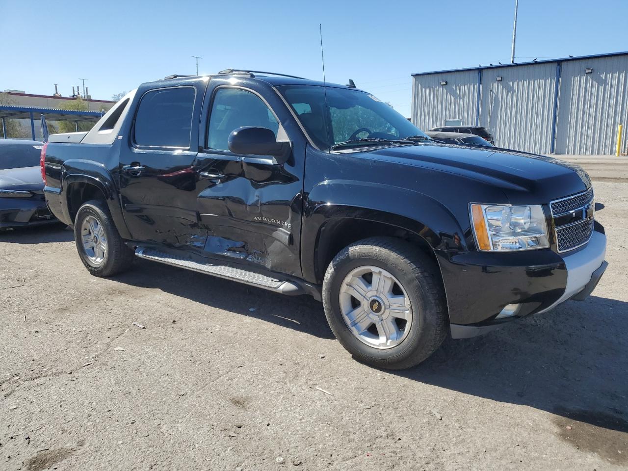 2011 Chevrolet Avalanche - Image 4