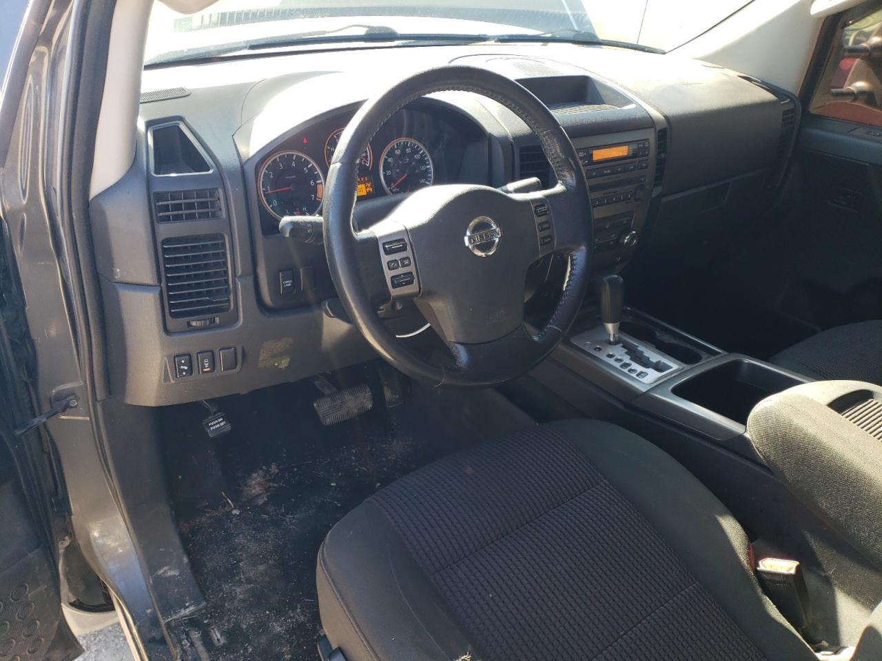 2010 Nissan Titan - Image 8
