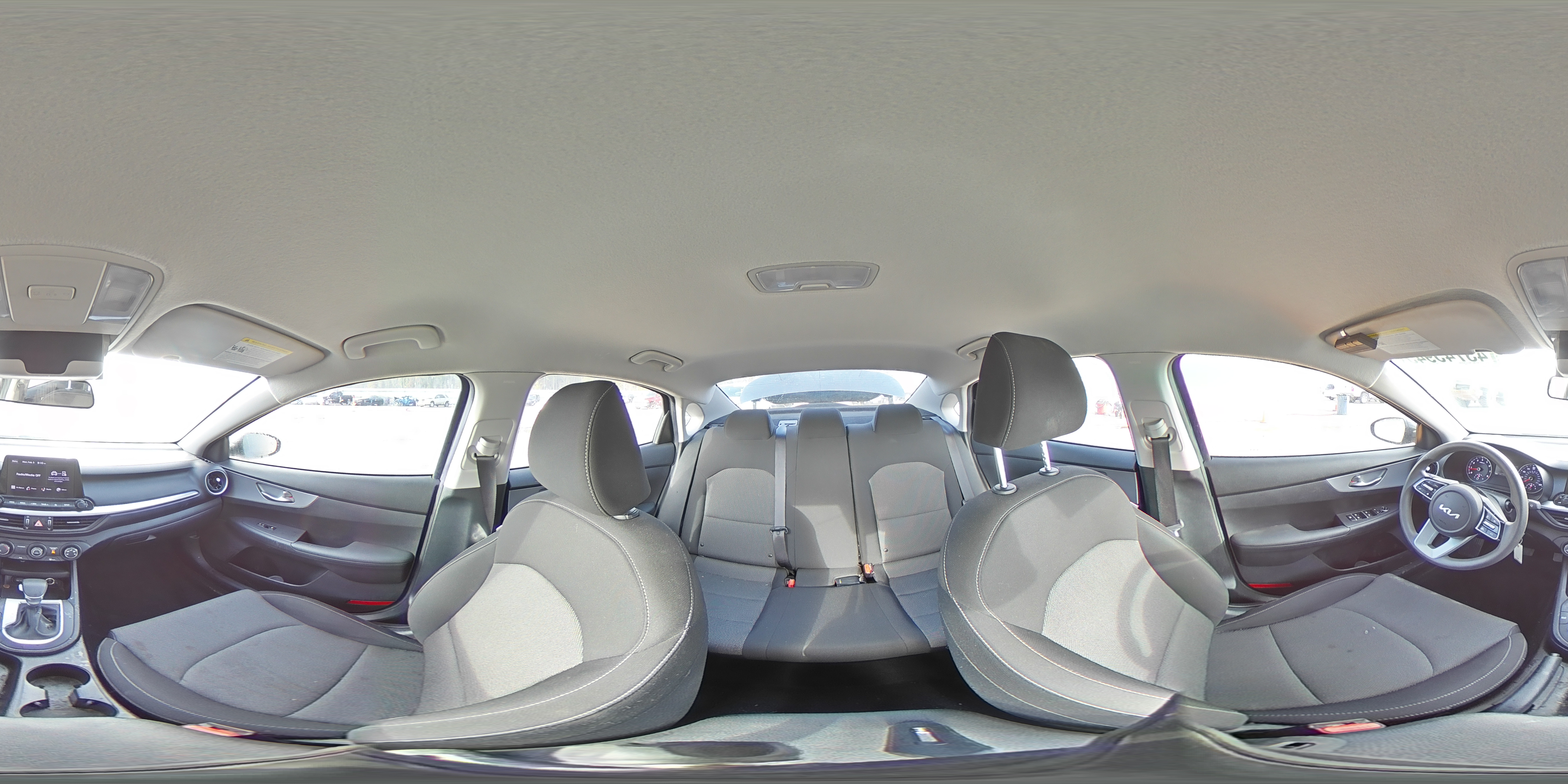 2022 Kia Forte - Image 14