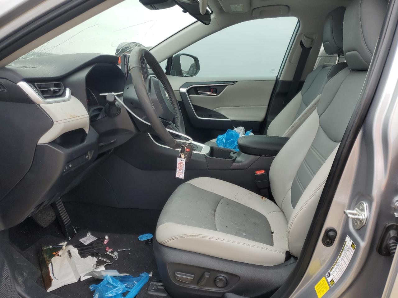 2022 Toyota RAV 4 - Image 7