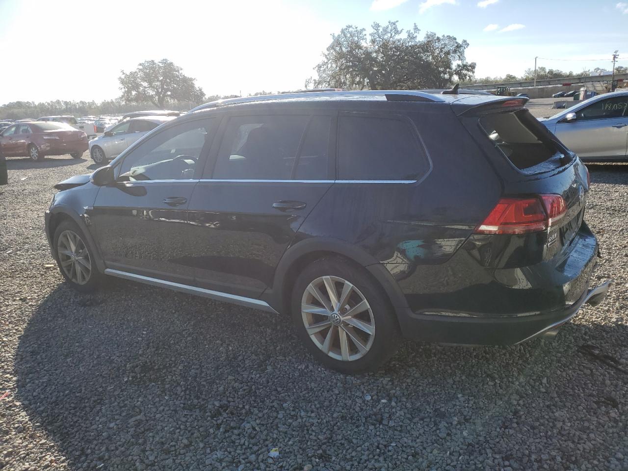 2017 Volkswagen Golf - Image 2