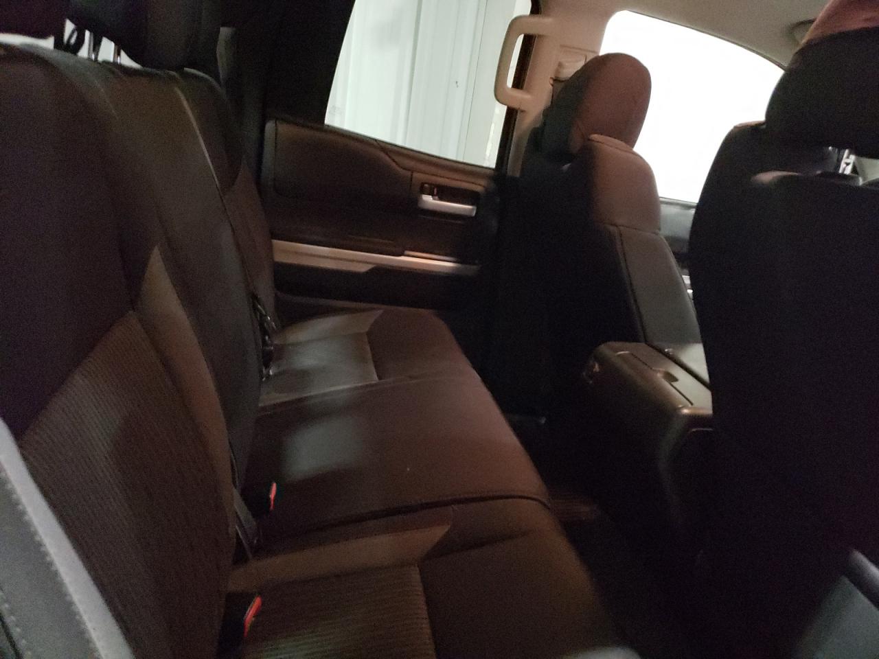 2014 Toyota Tundra - Image 10