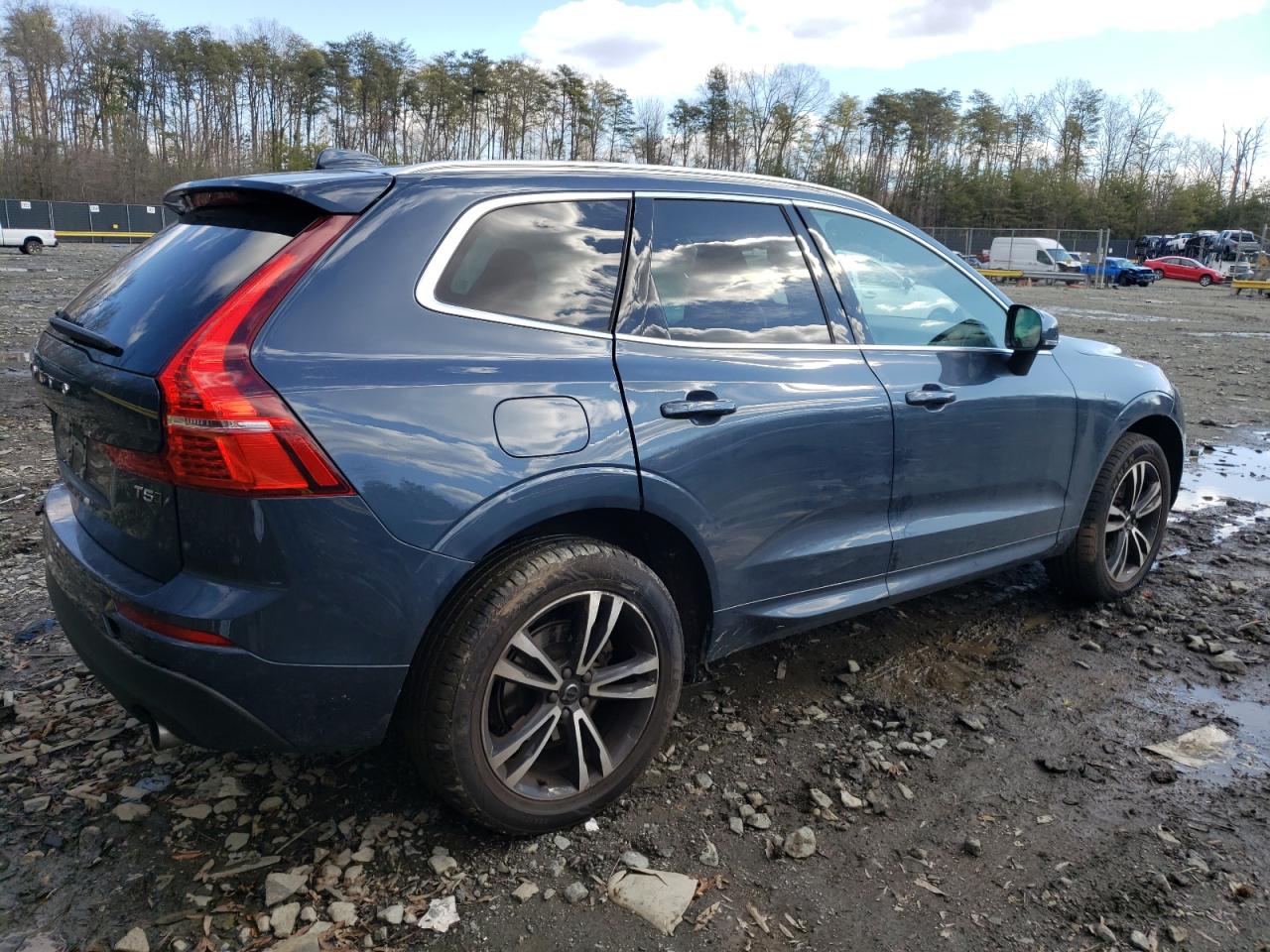 2021 Volvo XC60 - Image 3