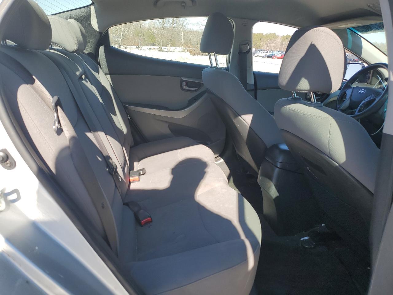 2015 Hyundai Elantra - Image 10