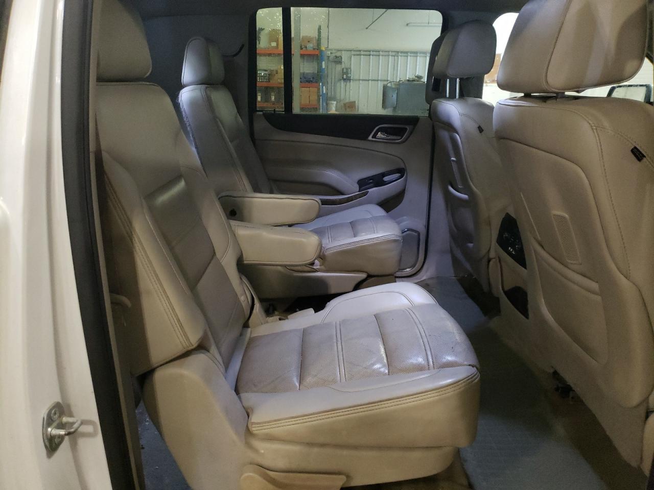2016 GMC Yukon - Image 11