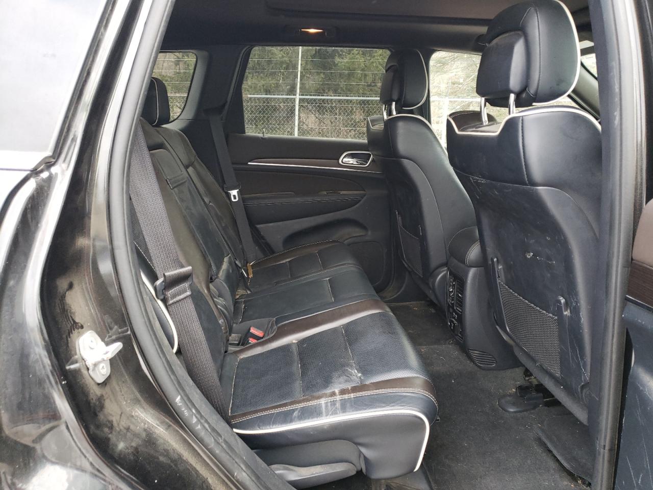 2015 Jeep Grand Cherokee - Image 11