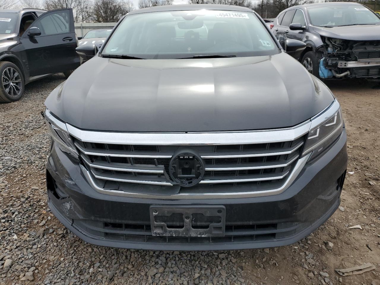 2021 Volkswagen Passat - Image 5