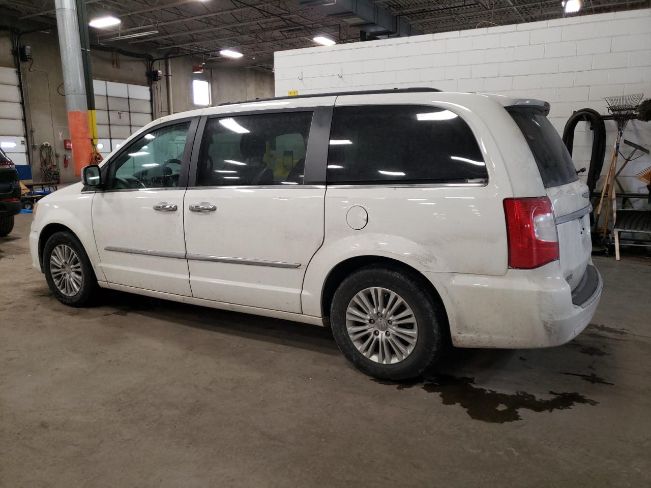 2012 Chrysler Town & Country - Image 2