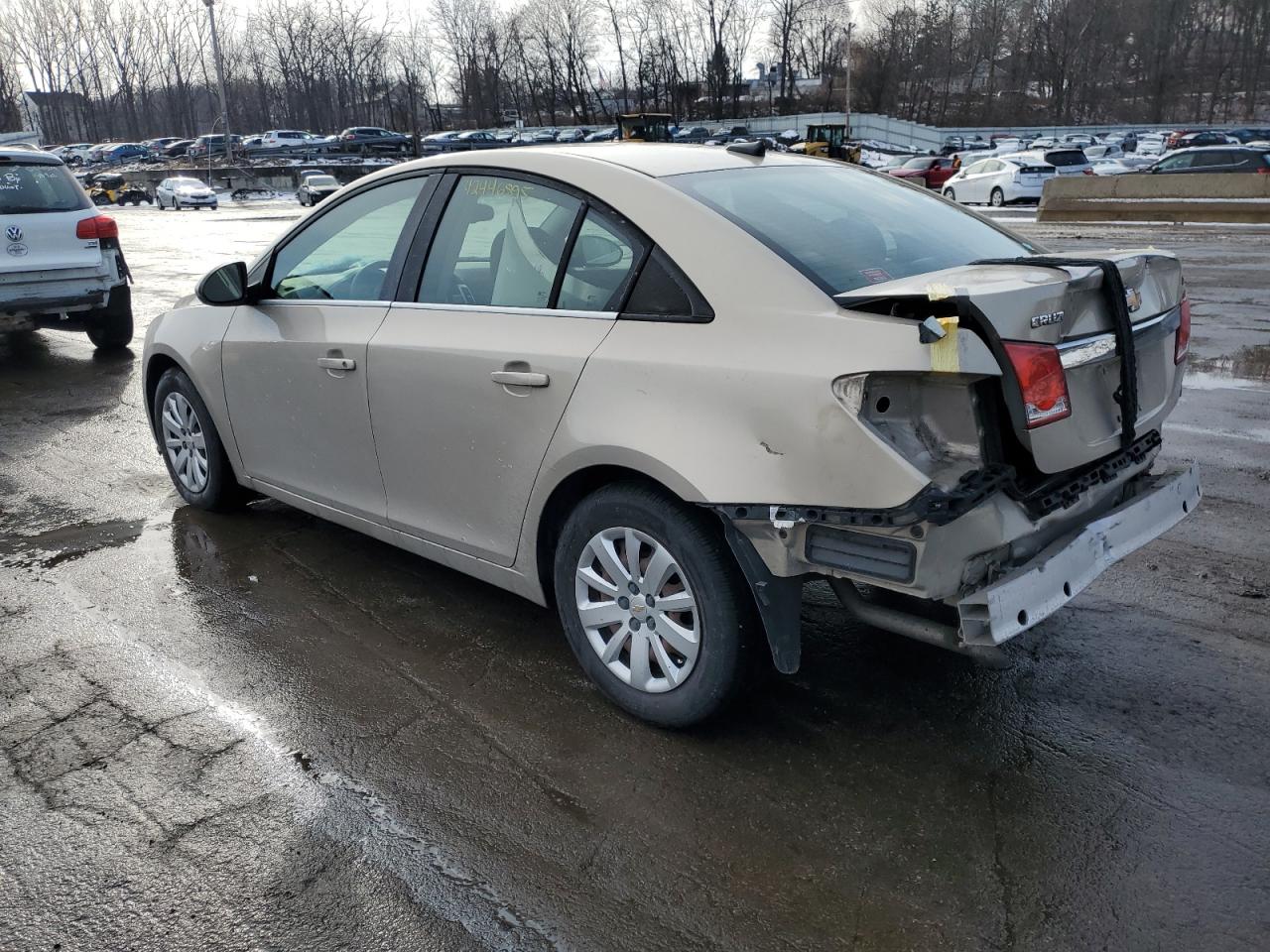 2011 Chevrolet Cruze - Image 2
