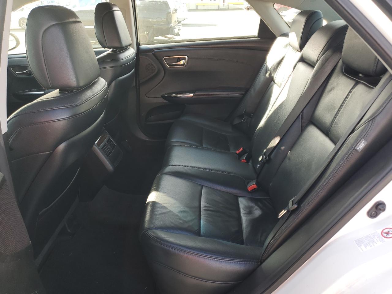 2013 Toyota Avalon - Image 10