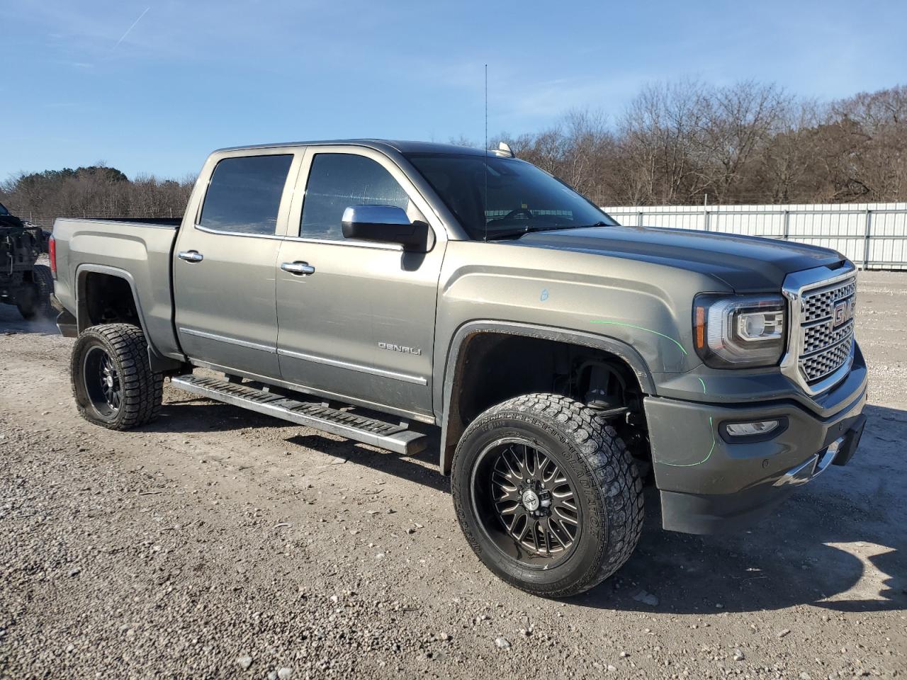 2017 GMC Sierra - Image 4