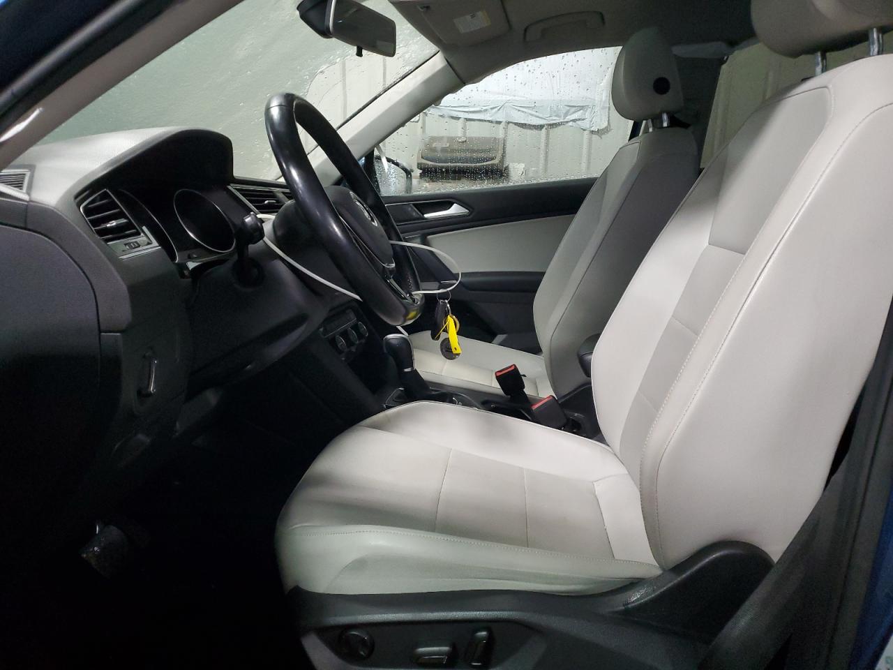2018 Volkswagen Tiguan - Image 7