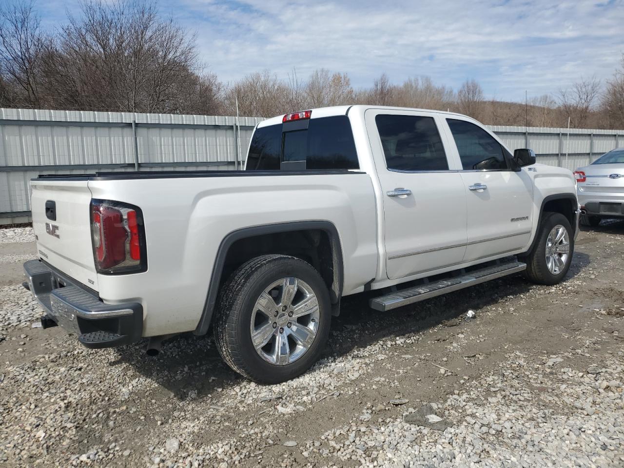 2018 GMC Sierra - Image 3