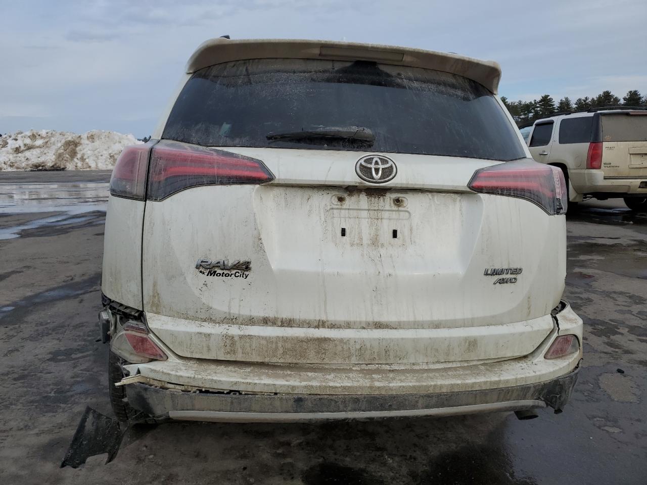 2018 Toyota RAV 4 - Image 6