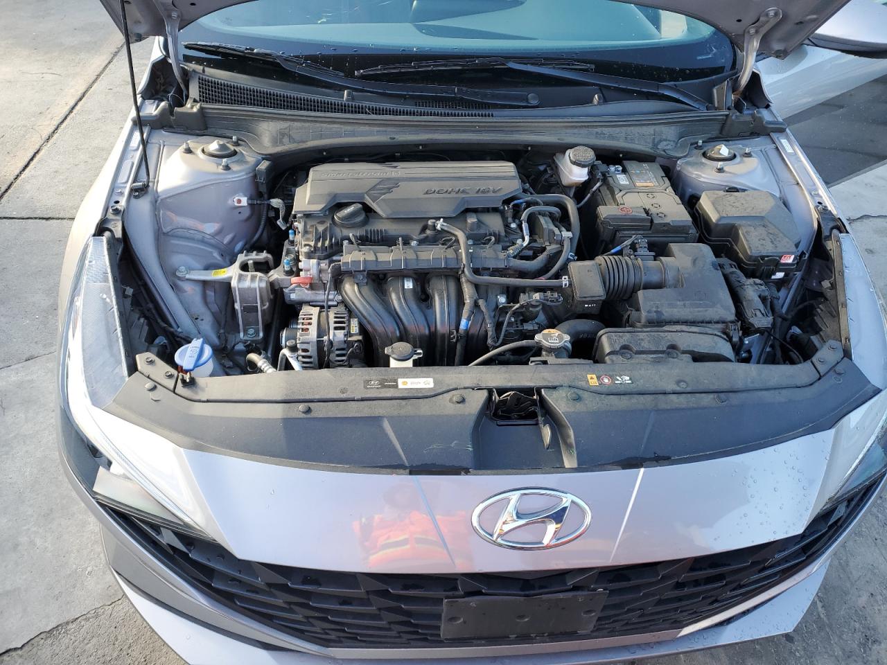 2023 Hyundai Elantra - Image 11