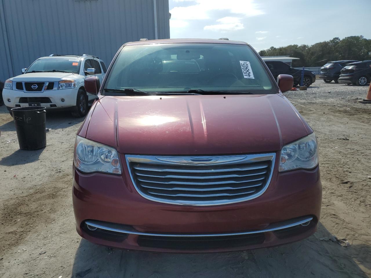 2013 Chrysler Town & Country - Image 5