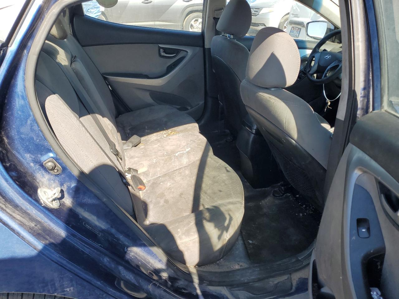 2016 Hyundai Elantra - Image 10