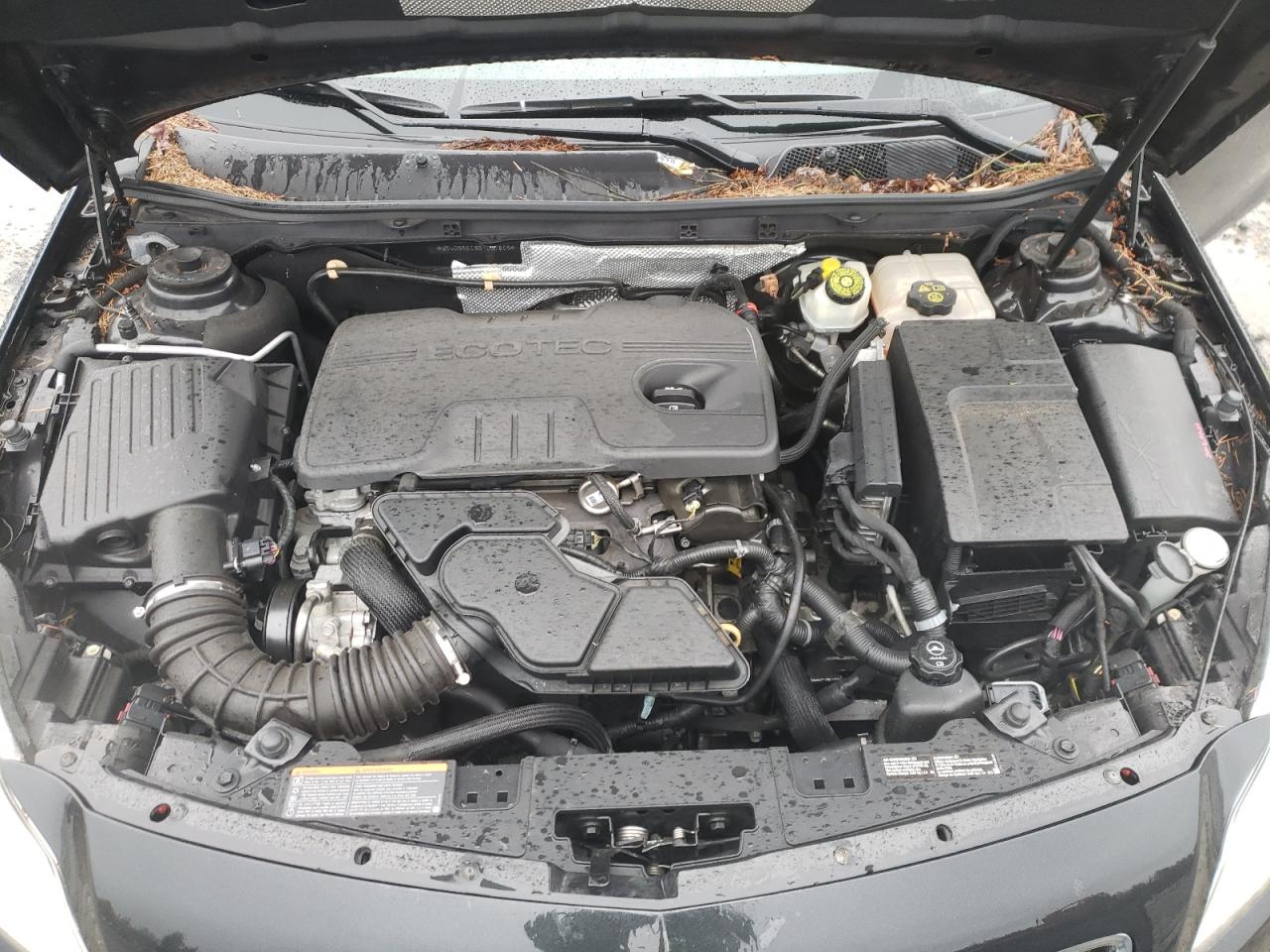 2011 Buick Regal - Image 11