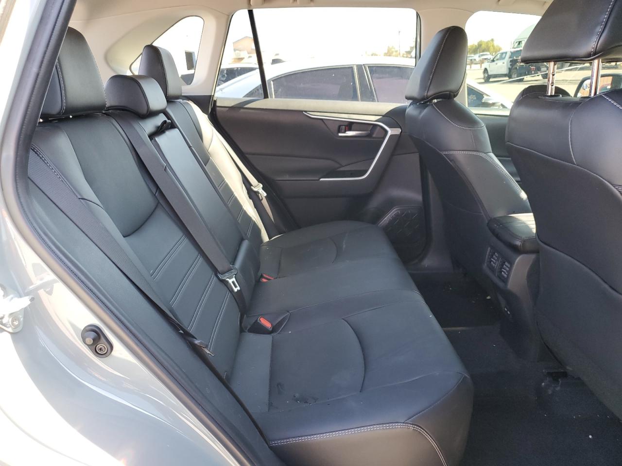 2023 Toyota RAV 4 - Image 11