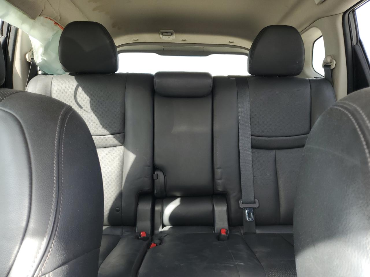 2015 Nissan Rogue - Image 10