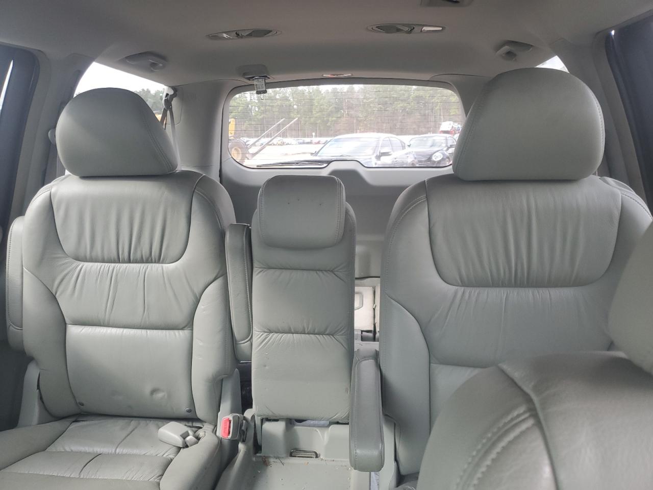 2005 Honda Odyssey - Image 10