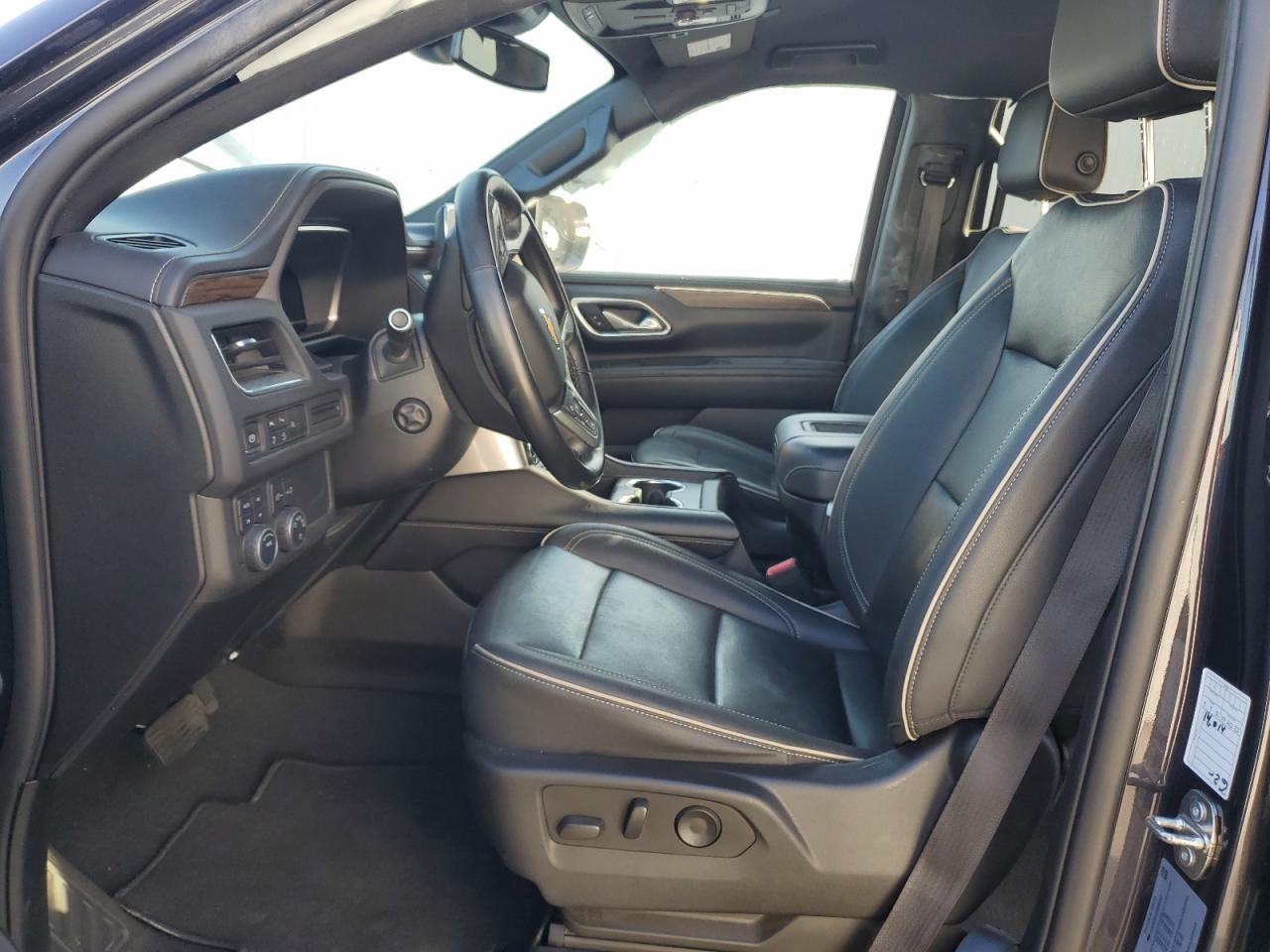 2023 Chevrolet Suburban - Image 7