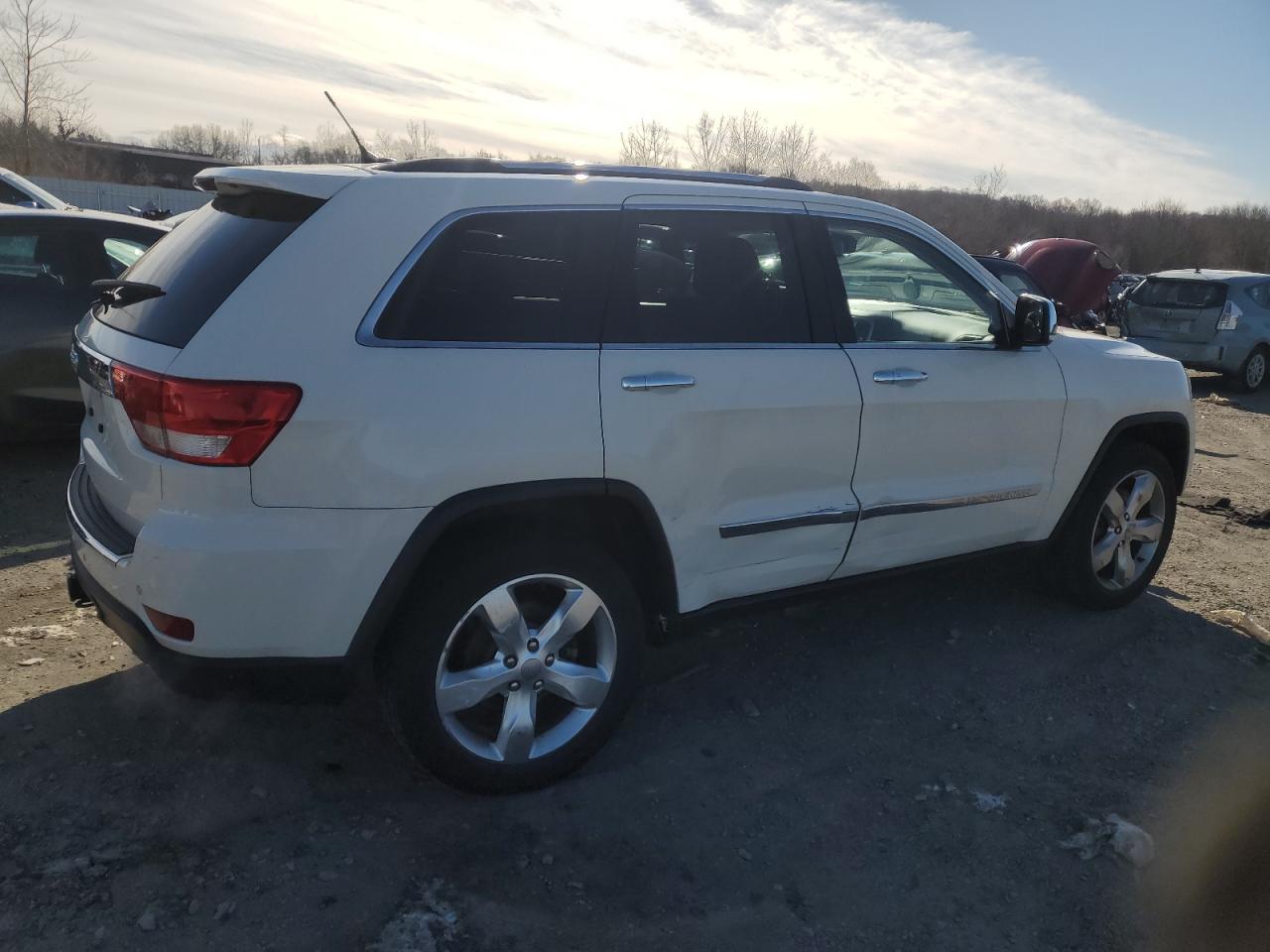 2012 Jeep Grand Cherokee - Image 3