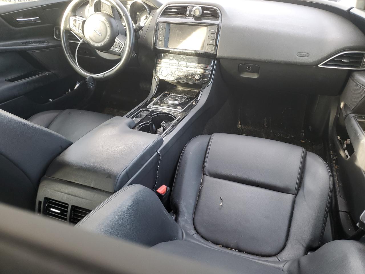 2017 Jaguar XE - Image 8