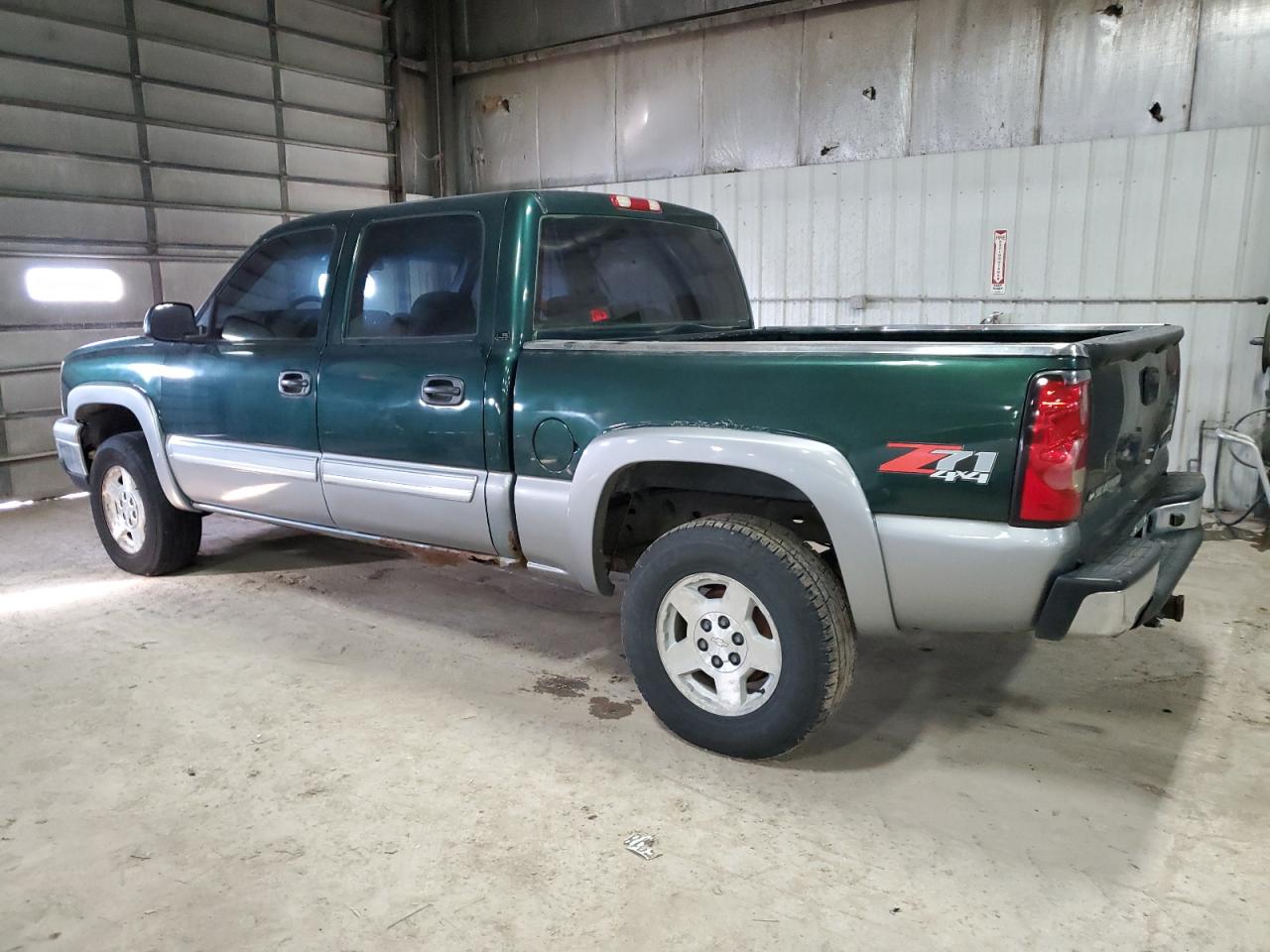 2005 Chevrolet Silverado - Image 2