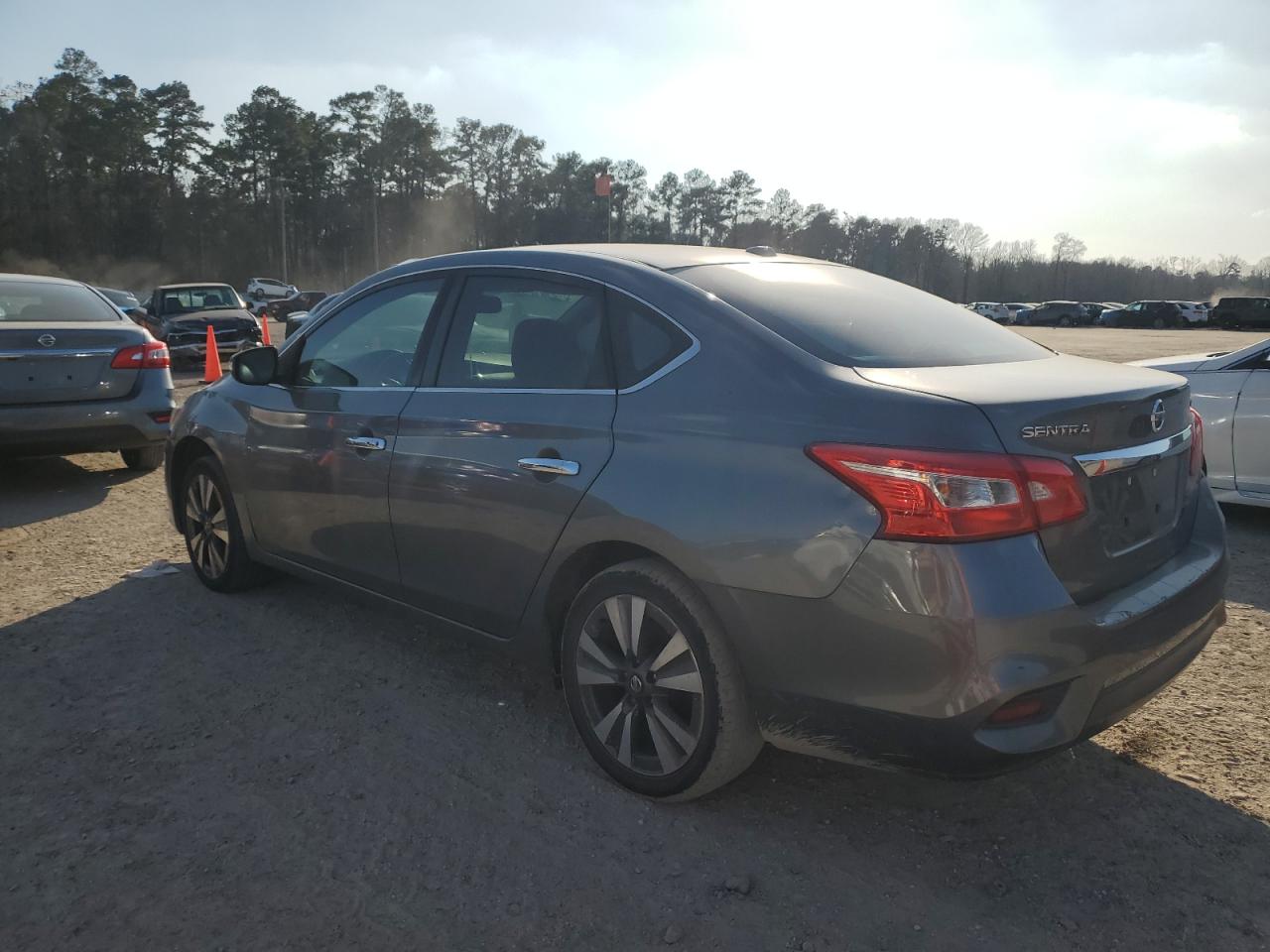 2016 Nissan Sentra - Image 2