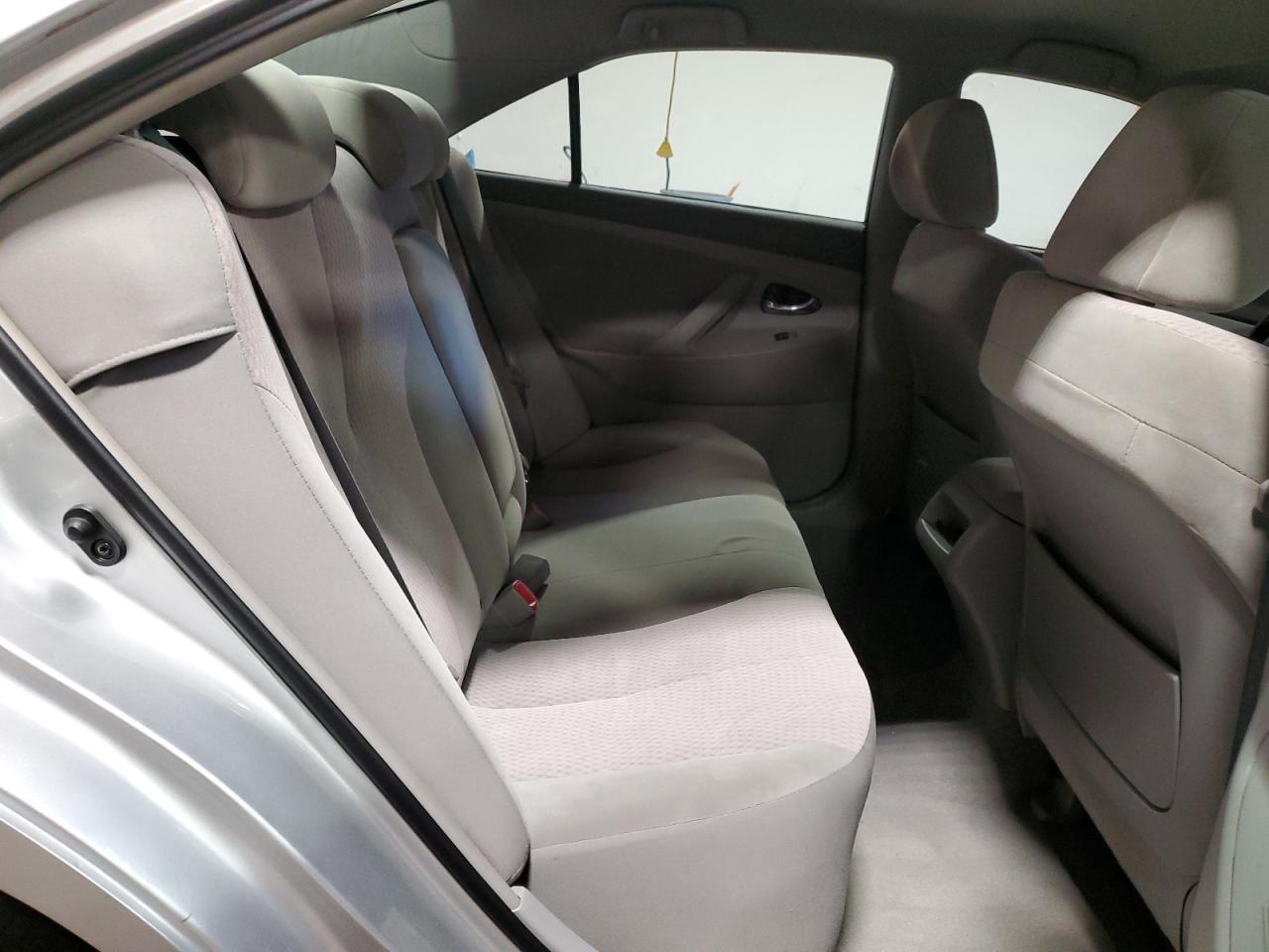 2010 Toyota Camry - Image 10