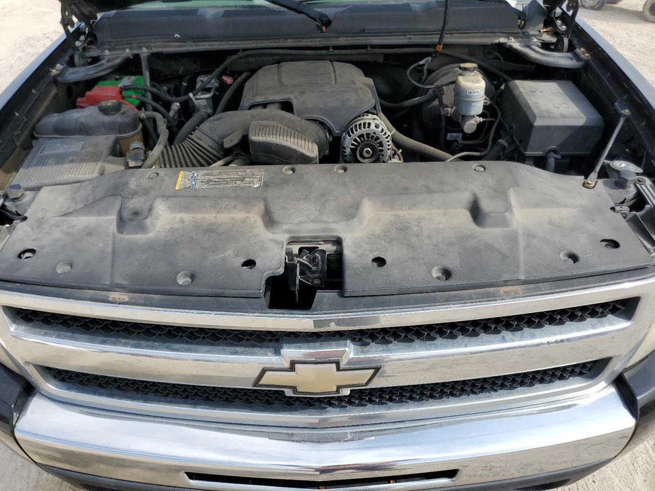 2011 Chevrolet Silverado - Image 11