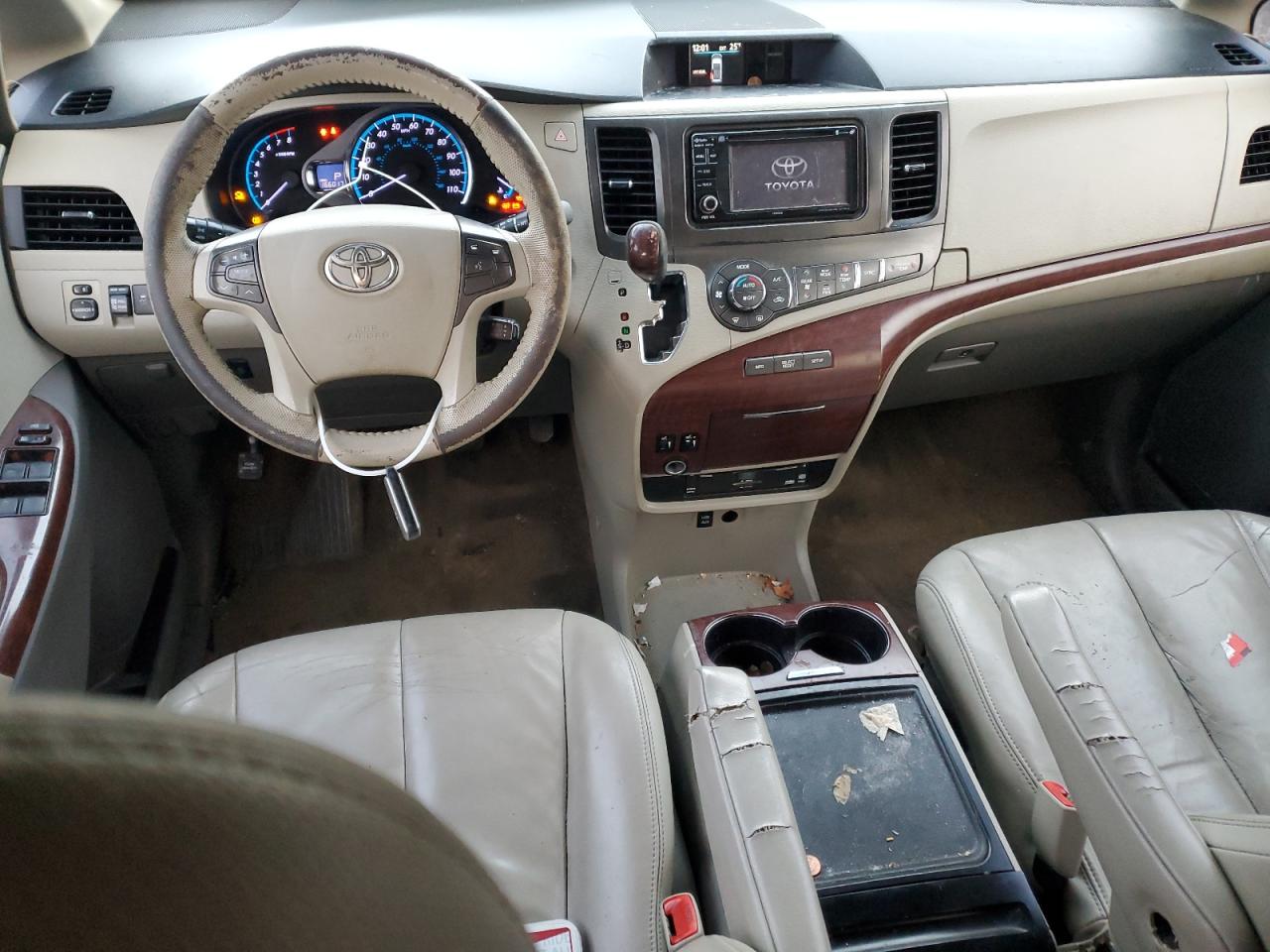 2014 Toyota Sienna - Image 8