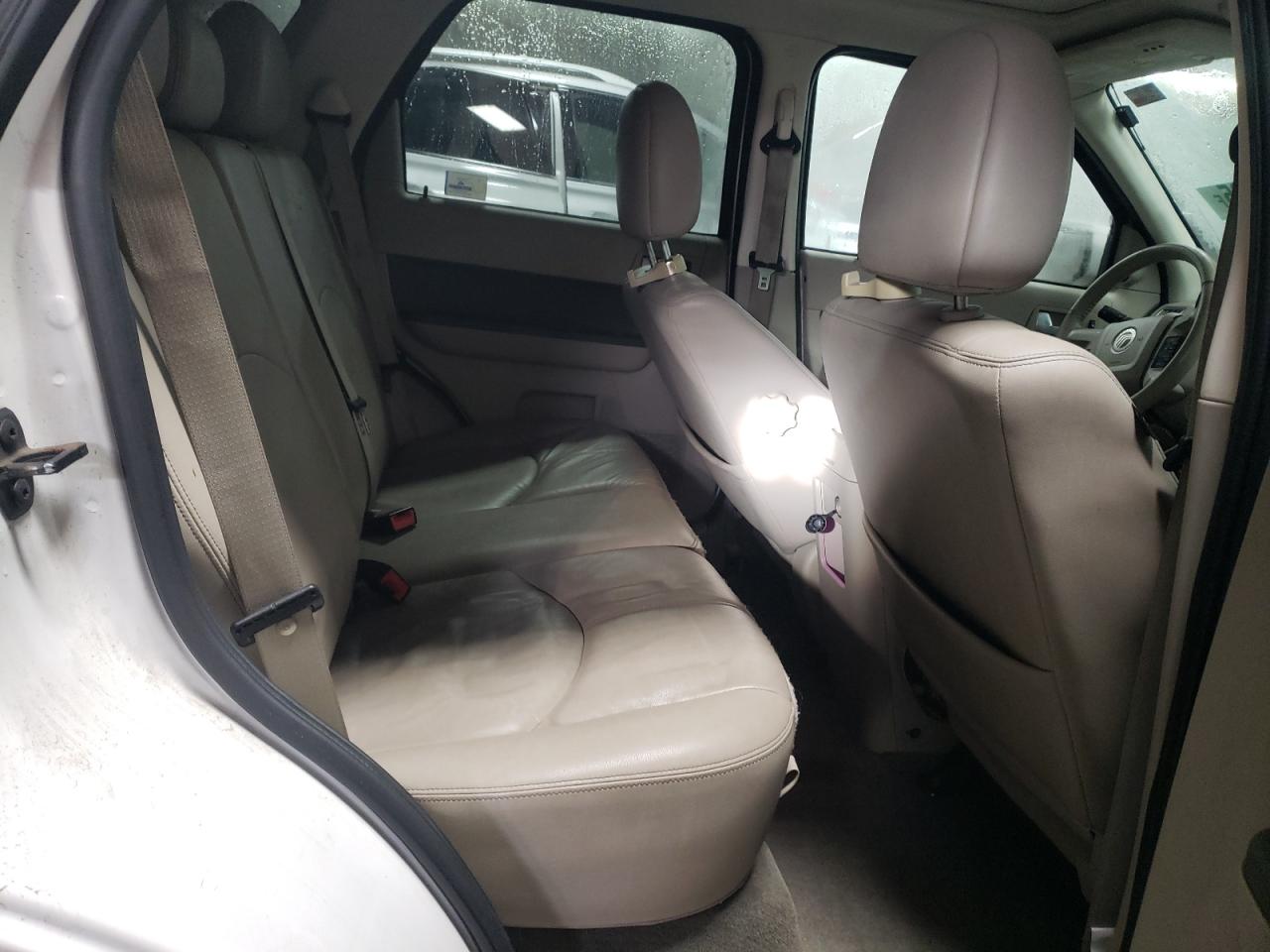 2010 Mercury Mariner - Image 10