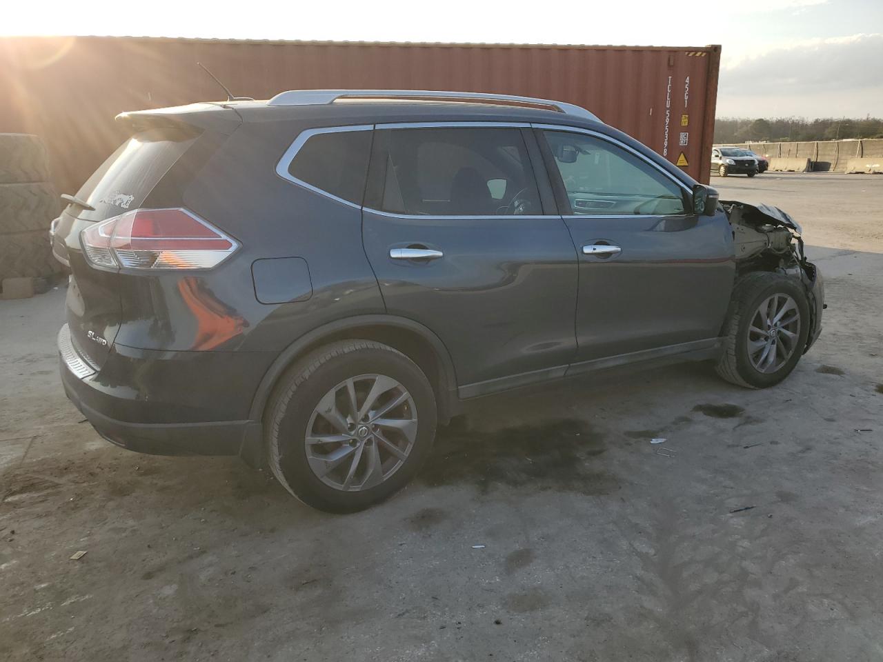 2016 Nissan Rogue - Image 3