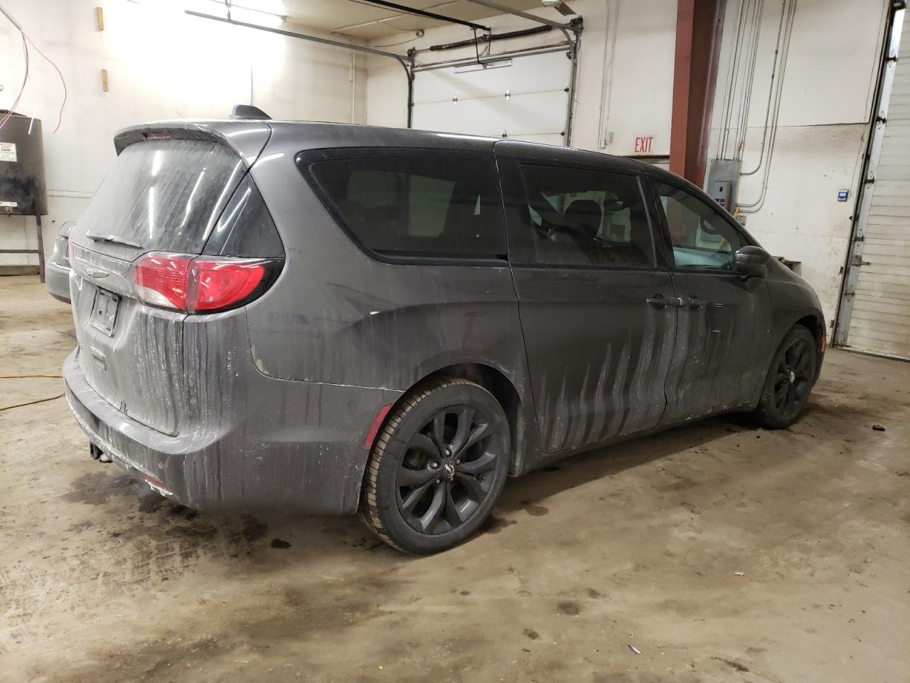 2019 Chrysler Pacifica - Image 3