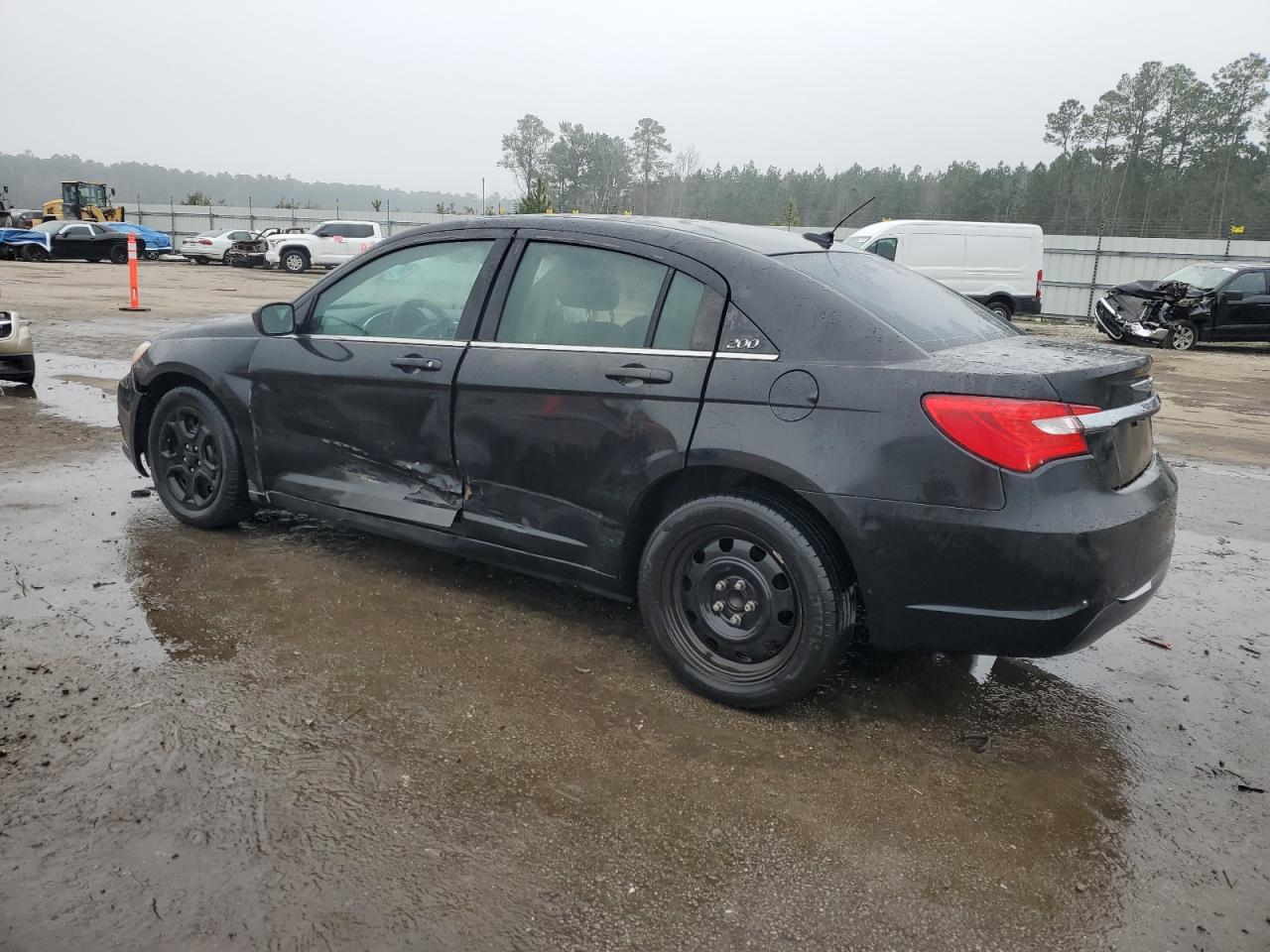 2014 Chrysler 200 - Image 2