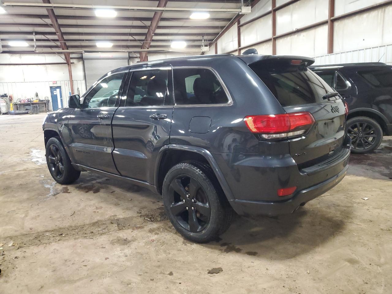 2015 Jeep Grand Cherokee - Image 2
