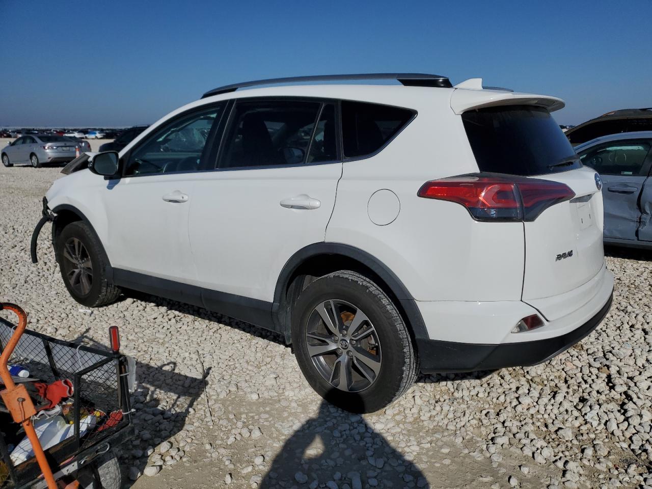 2018 Toyota RAV 4 - Image 2