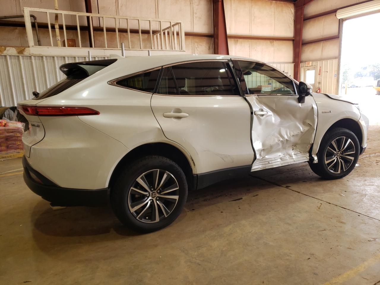 2021 Toyota Venza - Image 3
