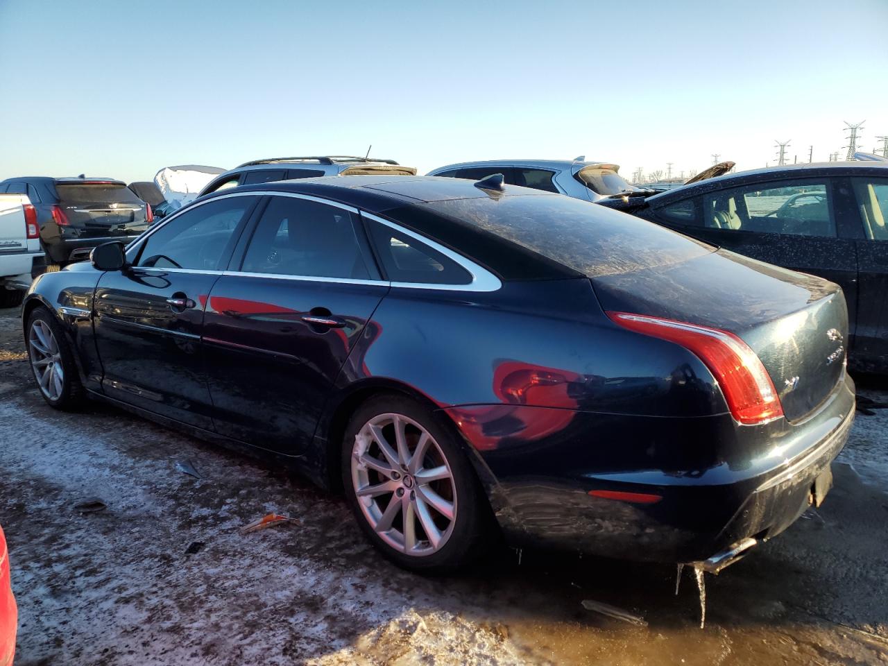 2013 Jaguar XJ - Image 2