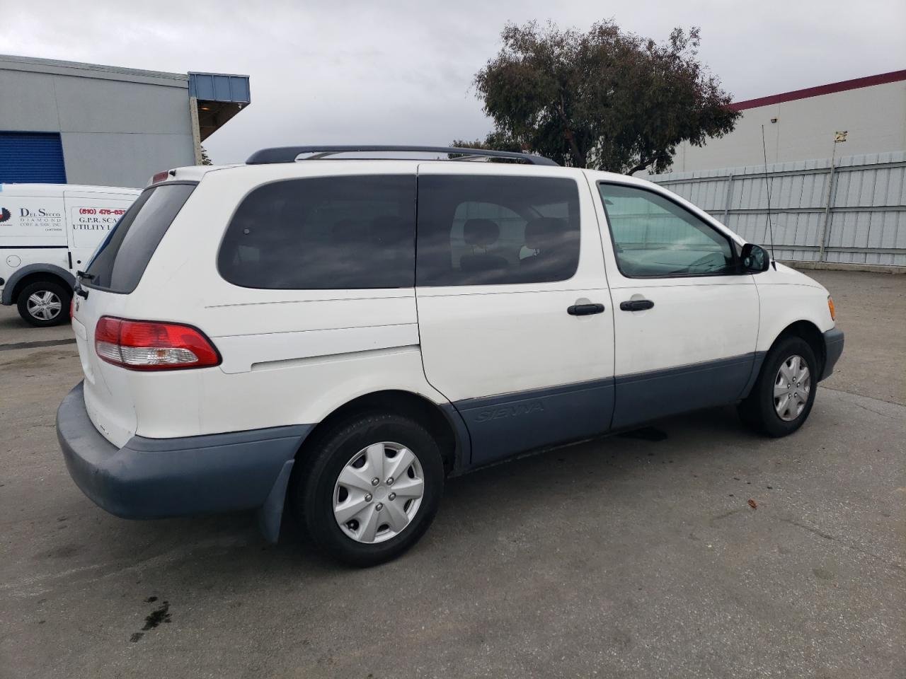 2001 Toyota Sienna - Image 3