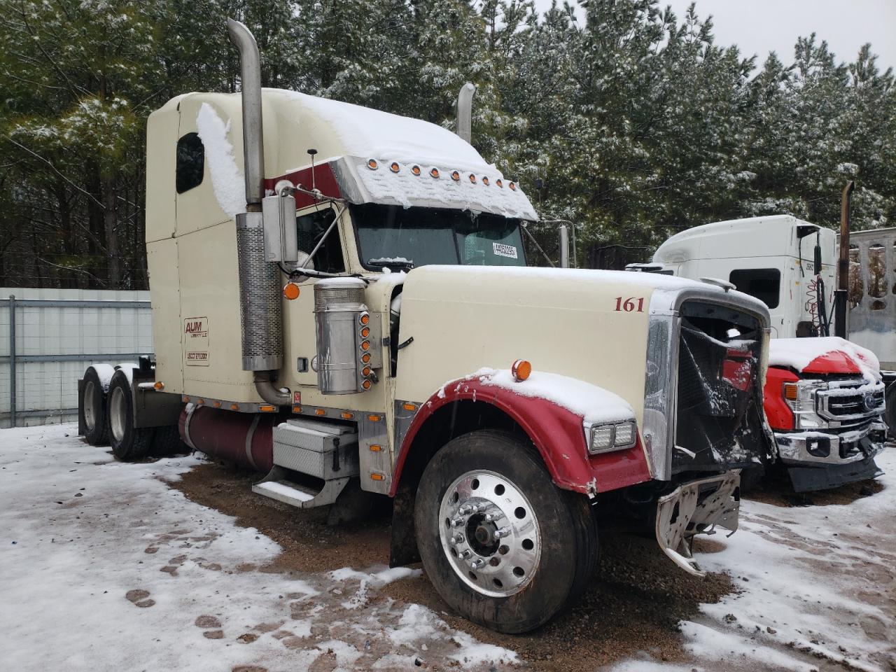 1998 Freightliner Conventional Fld120 for Sale in Charles City, VA - Front End