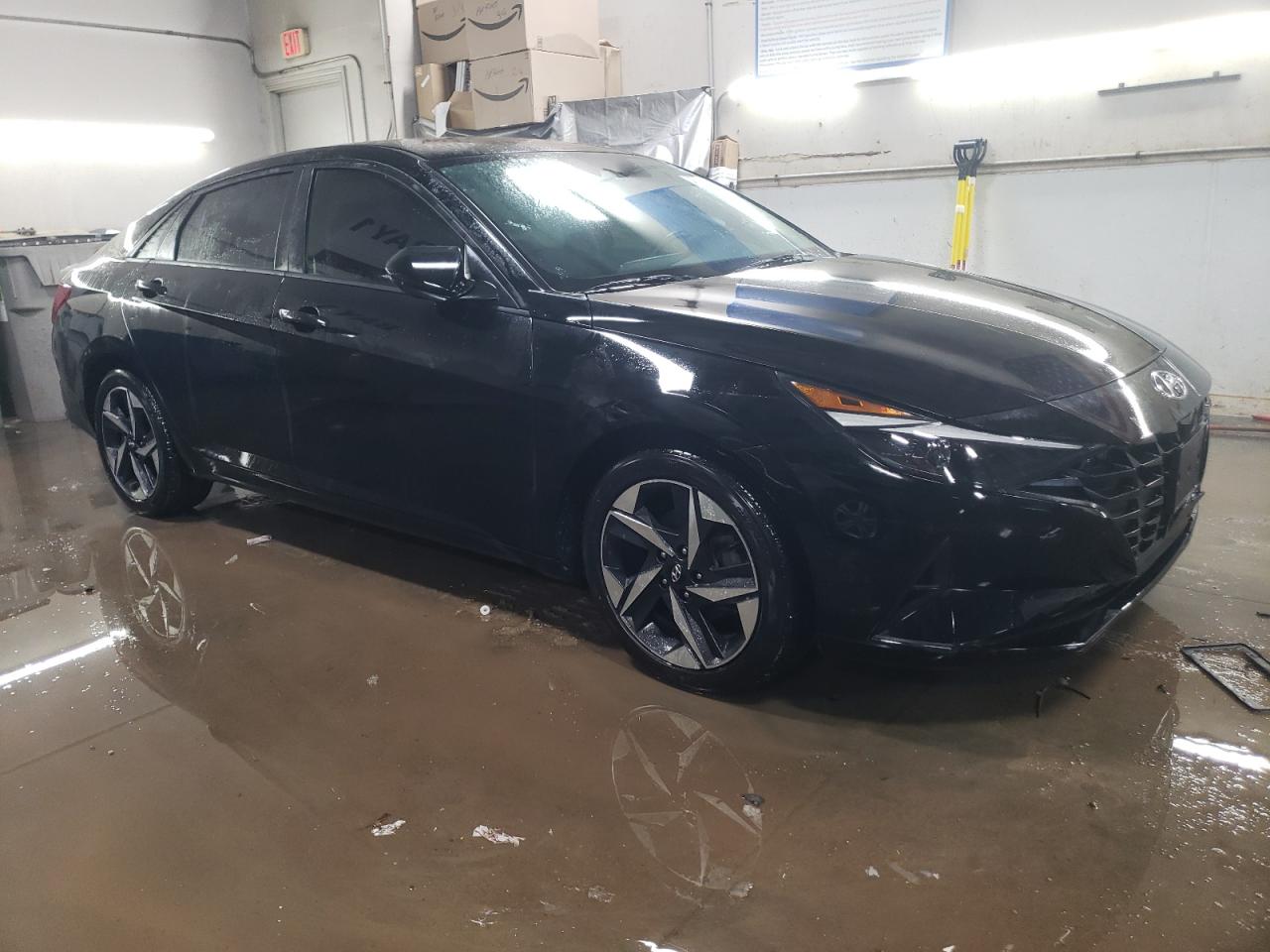 2023 Hyundai Elantra - Image 4