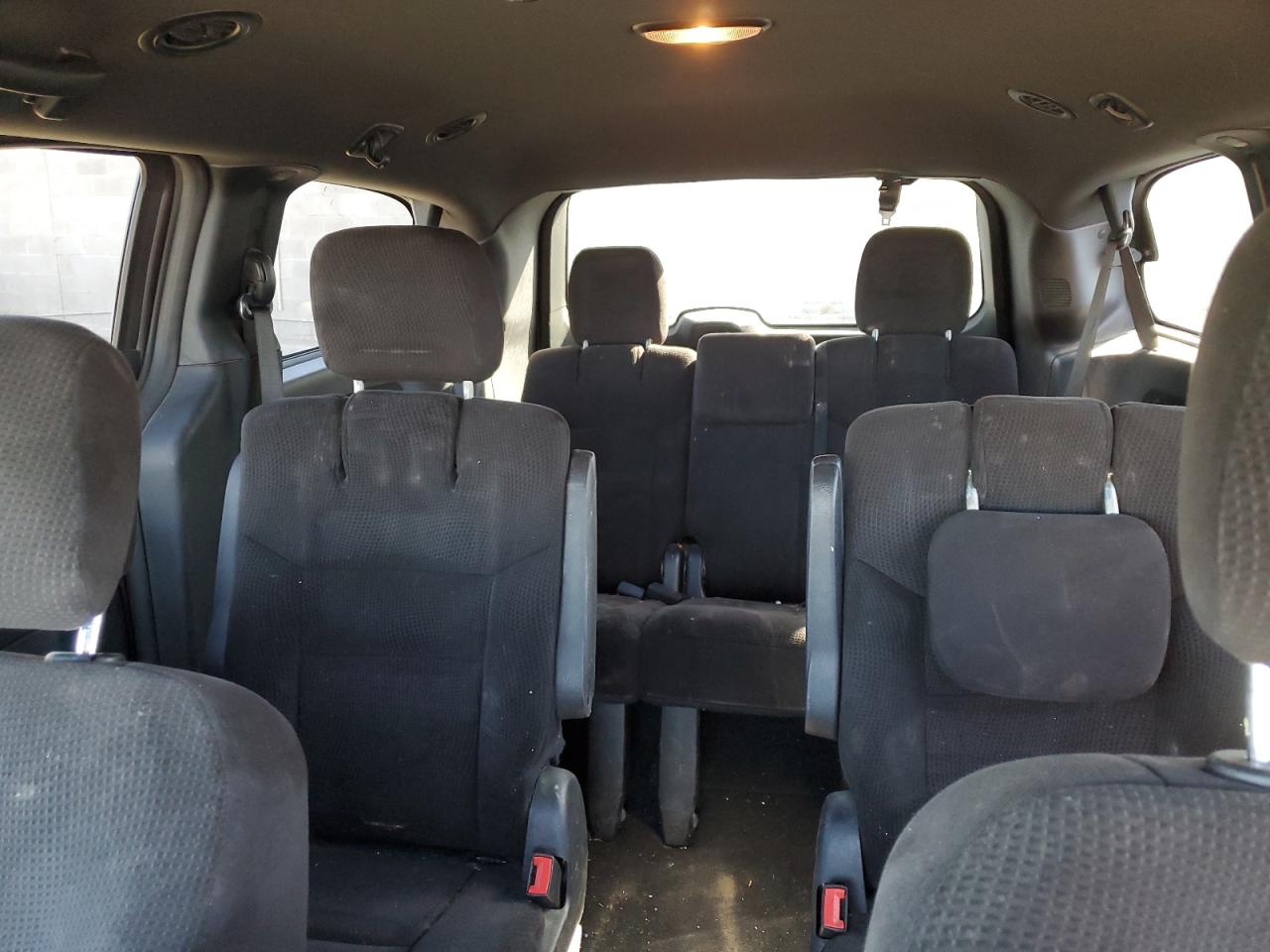 2014 Dodge Caravan - Image 10