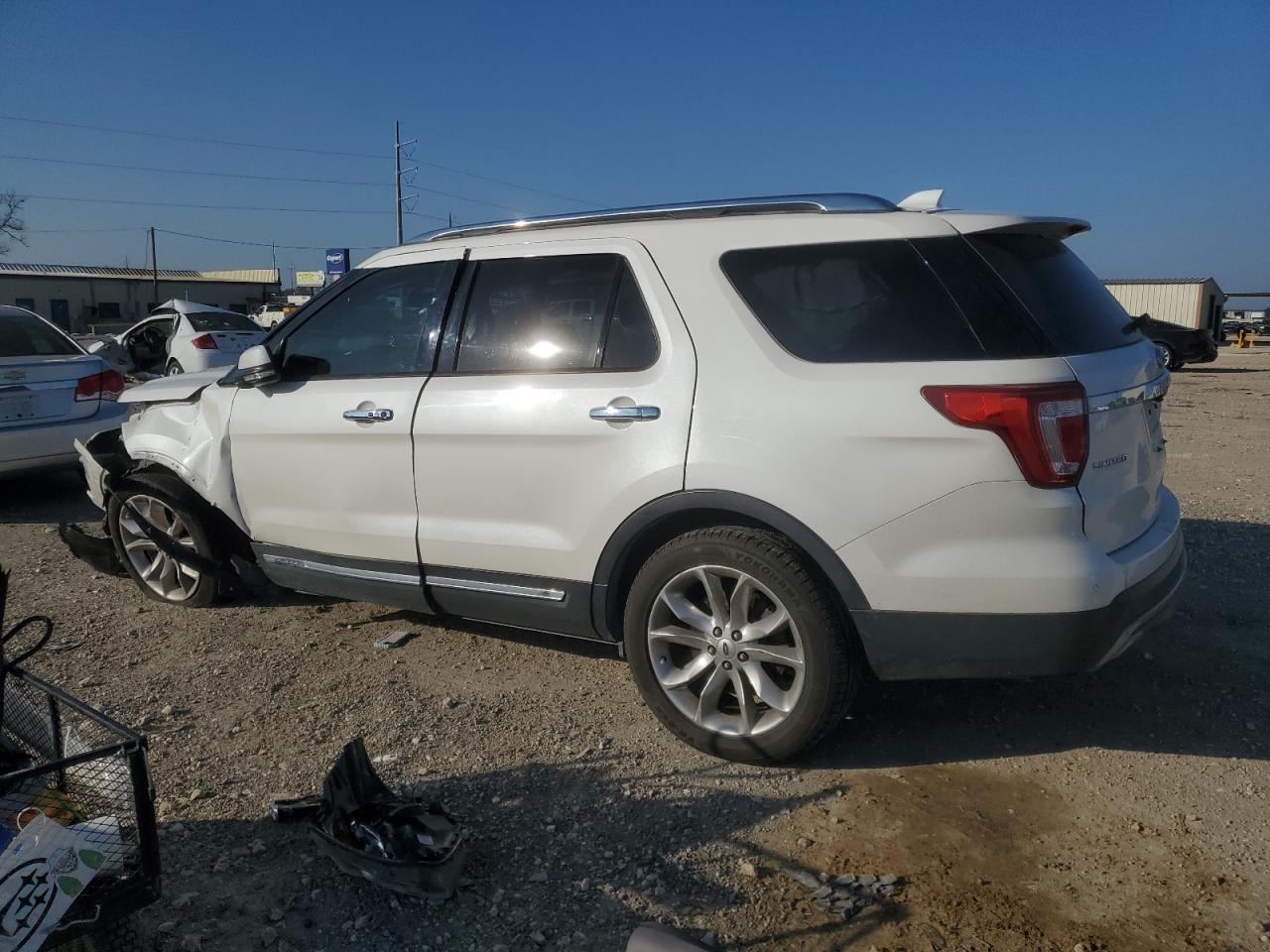 2016 Ford Explorer - Image 2
