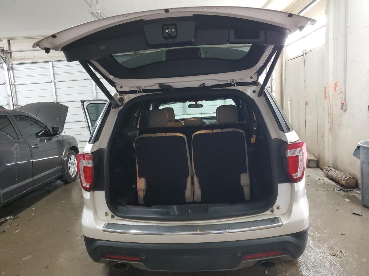 2019 Ford Explorer - Image 6