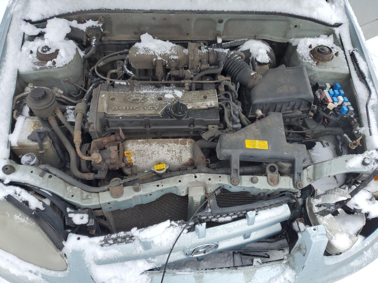 2005 Hyundai Accent - Image 11
